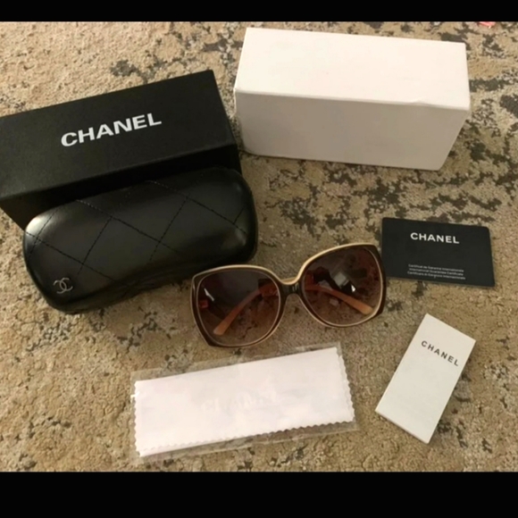 CHANEL Accessories - CHANEL Sunglass Cream Color with Chocolate Leather